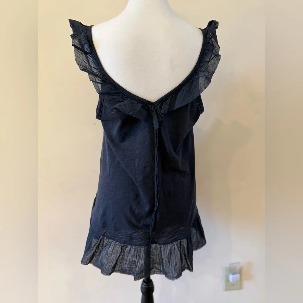American Eagle Ruffled Sleeveless top - Picture 4 of 5